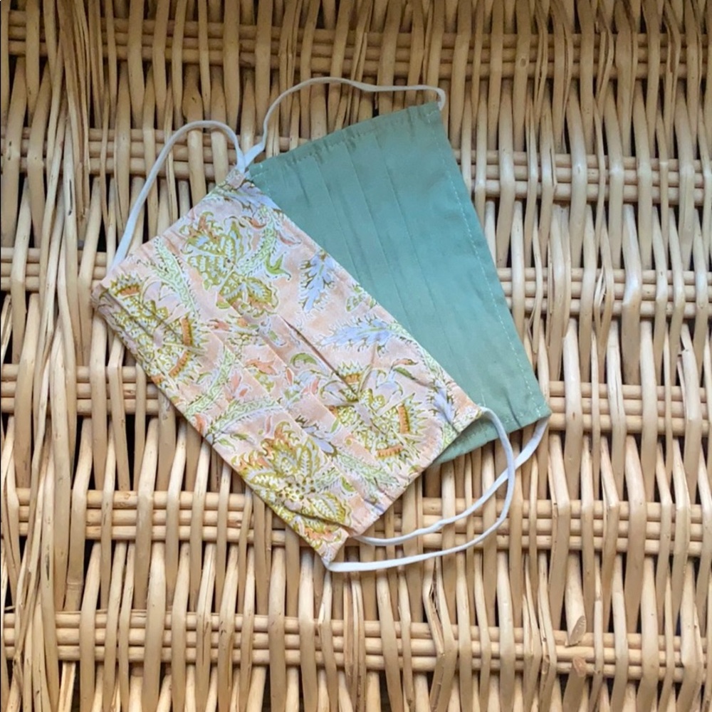 Bundle of two face masks